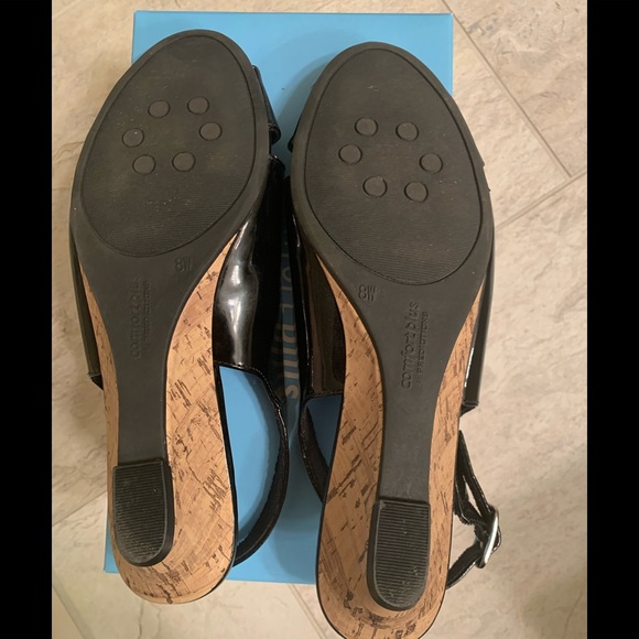 comfort plus by Predictions Nenet Black Patent Leather Wedge - Picture 7 of 12